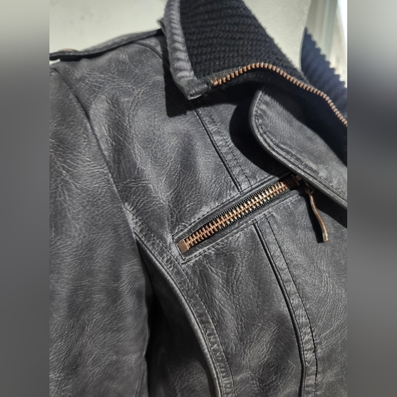 Montana Co Faux Black Distressed leather Long Coat Size small Women's - Picture 3 of 13